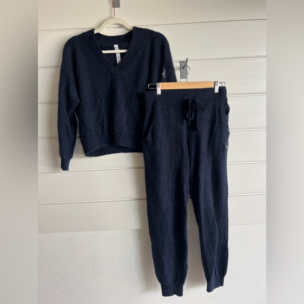 Alo Yoga Cozy Pants Size Medium Excellent Condition